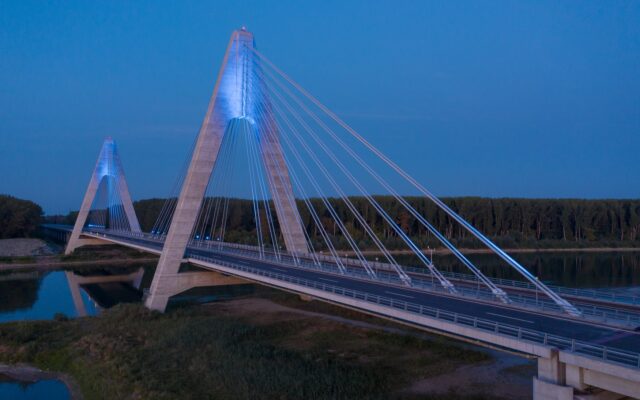 Most Drava kraj Osijeka - svečana rasvjeta